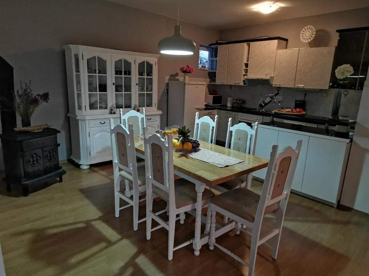 Comfort With Garage Aria Vrgorac